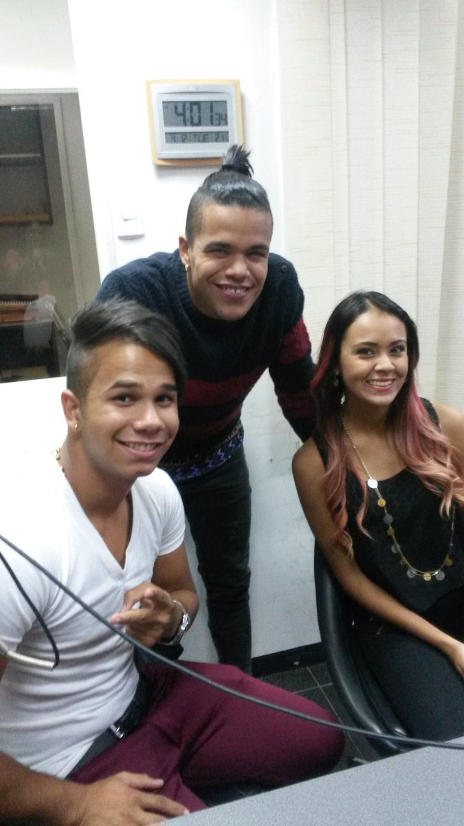 zonavipweb's tweet photo. Ya @ClioMusica en @Timefuera por @RADIO941FM con su #TourDimelo en #SanCristóbal @Kavantertaiment RT https://t.co/OrAhYngOfQ