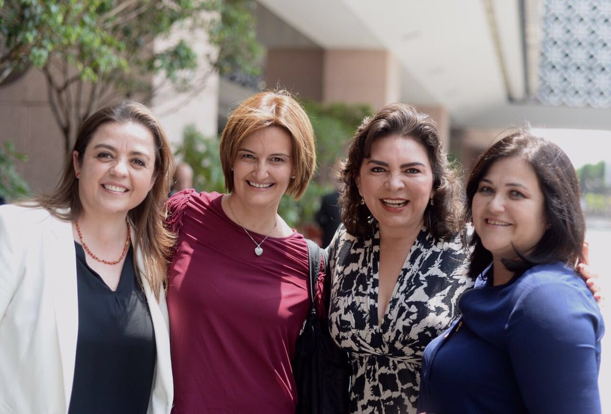IvonneOP's tweet photo. Un placer estar con grandes mujeres y excelentes personas. #SentirIgualdad https://t.co/kC2p8VZ3Ku