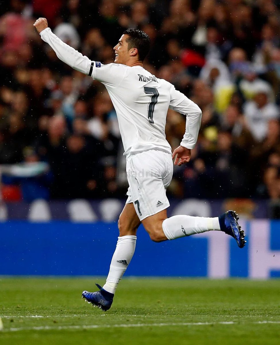 FutbolModerno_'s tweet photo. FINAL EN EL BERNABEU! Y hubo remontada Merengue por obra de Cristiano RonaldoX3.

Real Madrid 3-0 Wolfsburgo (3-2) https://t.co/P8NTMW0SuA