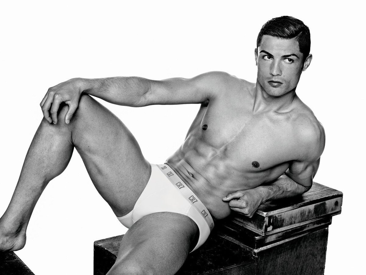 NotTheFakePalmy's tweet photo. 10 retweets and @KCooke17 has to post a Ronaldo underwear pic of himself https://t.co/gnpJ3lc28x