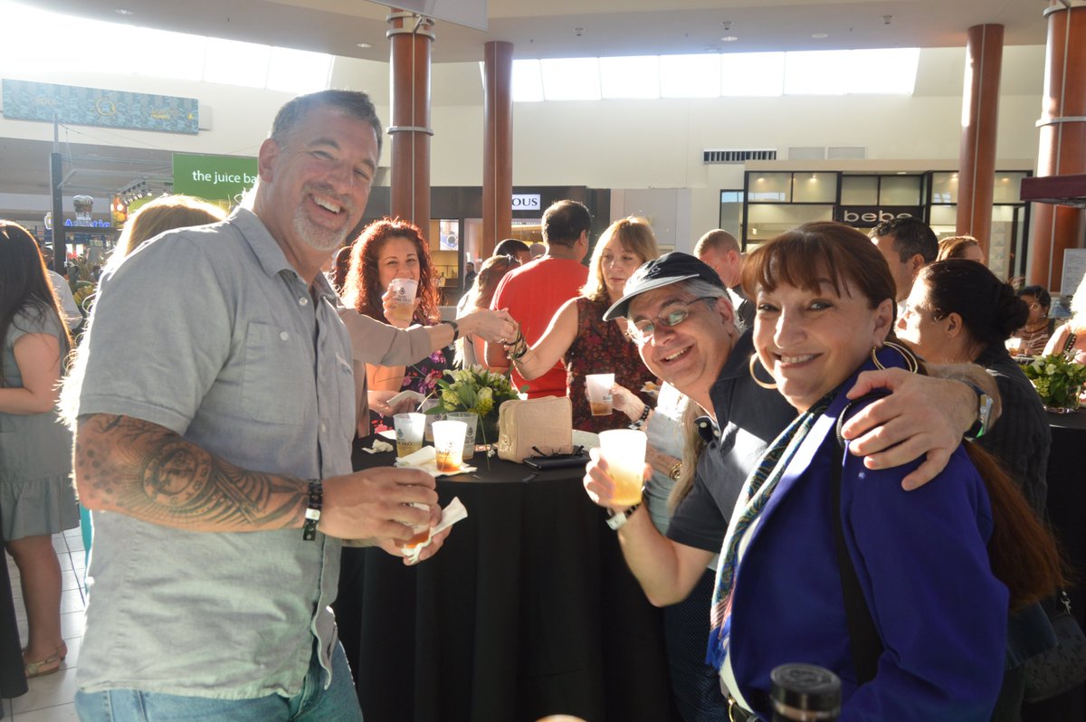 RonbarceloUsa's tweet photo. Ron Barceló proudly sponsored the Social Thursday event! https://t.co/PDXCOg1jNy