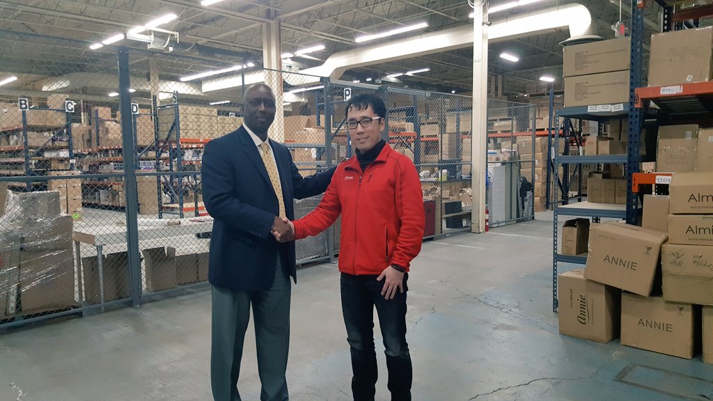 Lloyd_D_C's tweet photo. We keep supply chains moving, domestic n international. Dedicated &amp; knowledgeable team waiting 2assist  @ModeTrans https://t.co/wsO8rpU986
