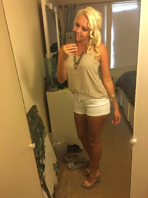 Every day's a selfie day https://t.co/IAcmMlZw3U<a href="/tag/manyvids"class="tags"><span>#manyvids</span></a>