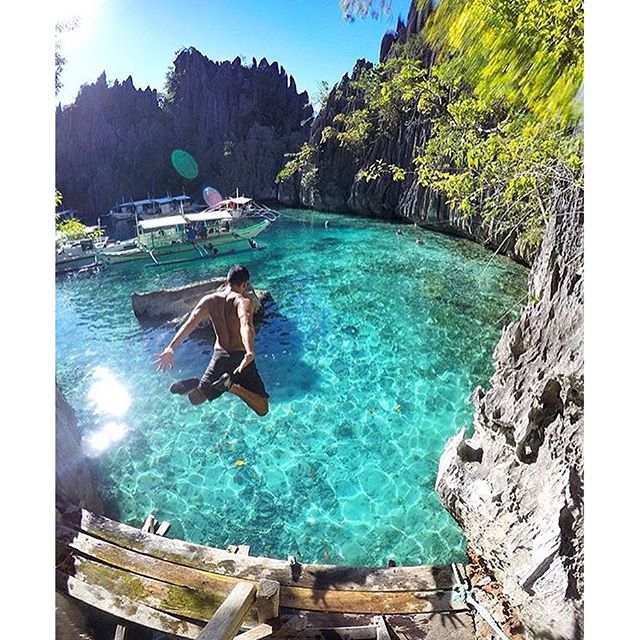 twopeakscanada's tweet image. Would you jump? 🙋🏼
Coron Island, Philippines ✨