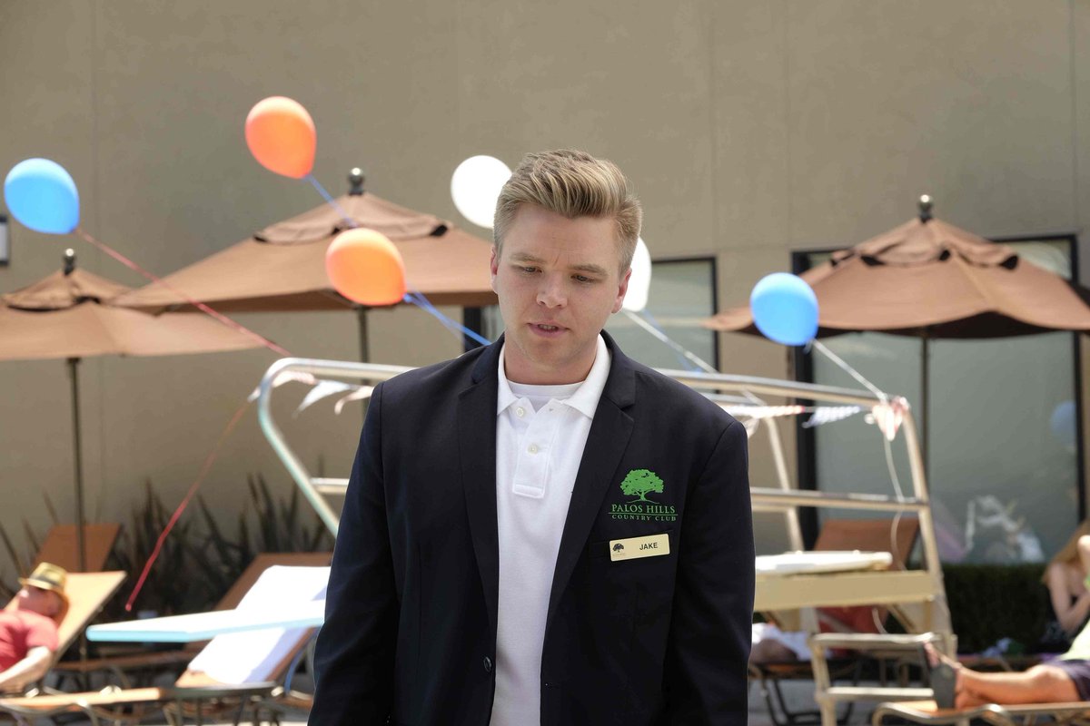 awkwardwriters's tweet photo. #ManagerJake should stop trying to be THE boss and should just be plain BOSS. Go party with Lissa!Β #Awkward https://t.co/QMbgW6I7uO