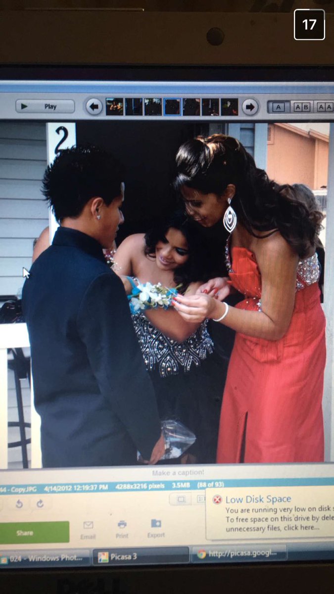 _KingLola's tweet image. 😭😭😭😂 #prom2012