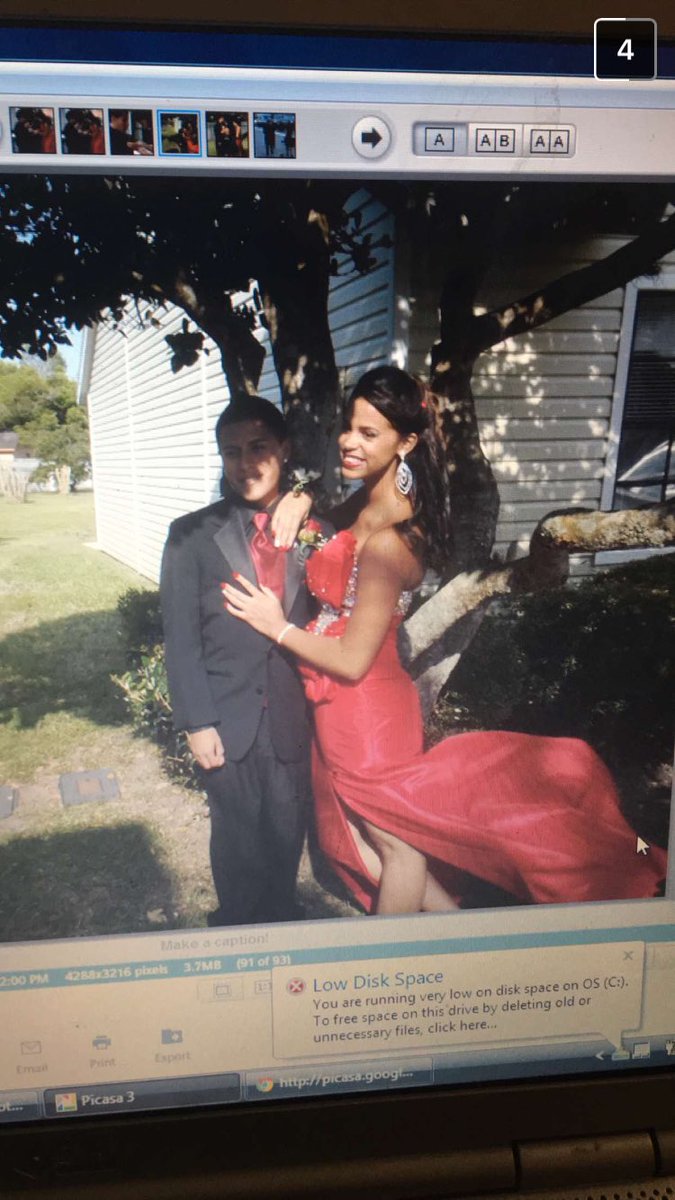 _KingLola's tweet image. 😭😭😭😂 #prom2012