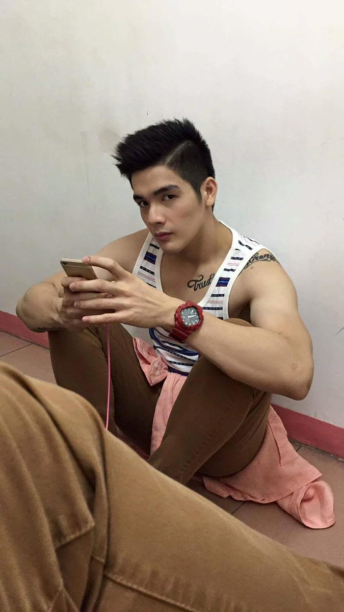 AHOF__GRANDMA's tweet photo. FOLLOW THATS MY BAE @tommy_penaflor 
#ALDUBTheRequest https://t.co/cKIkuohEJ7