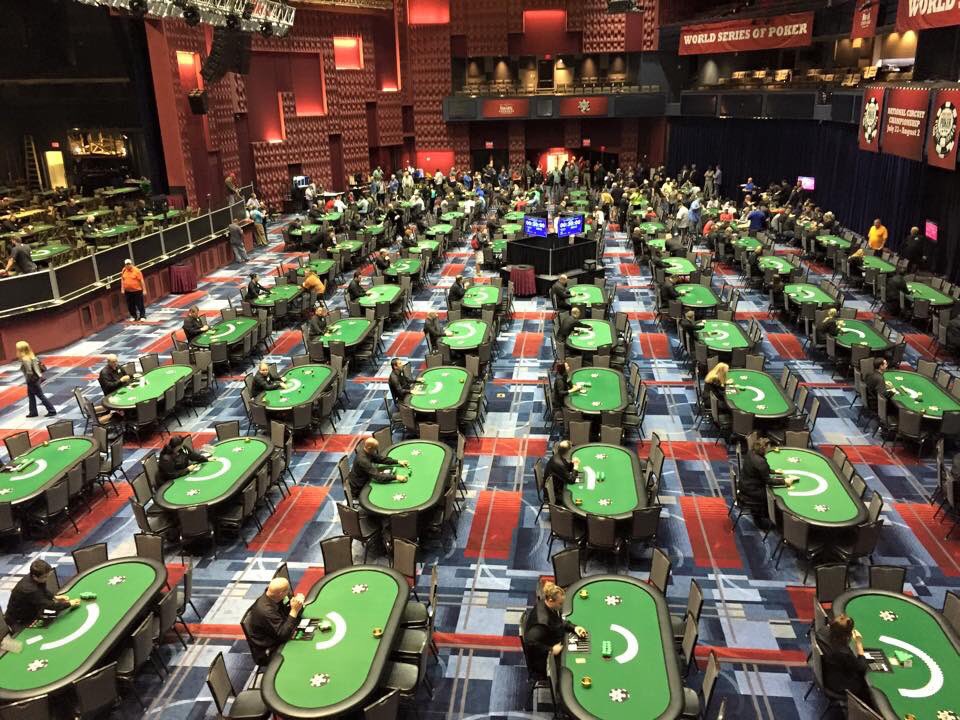 TheDeeezer's tweet photo. @edwardspoker the town called Binksville #cherokee2016 #wsopc #runlikegod https://t.co/e7ywNHG1Cv