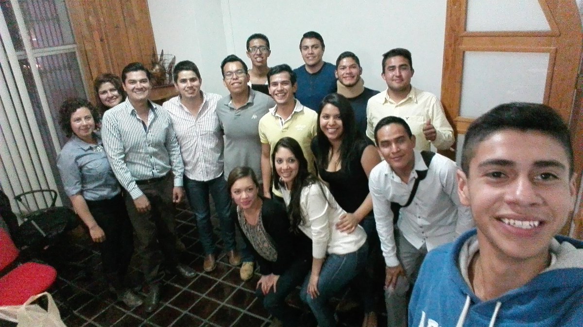 RedJPDurango's tweet photo. Reunión de nuestro equipo para seguir trabajando a favor de @EVillegasV #ConÁnimoDeTriunfo #UnNuevoProyecto https://t.co/KPGlxQ8XCi