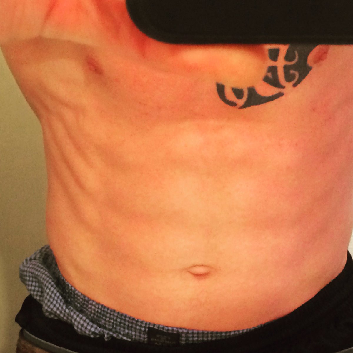 bobbyrodgers89's tweet photo. #menshealth #fitnesstuesday https://t.co/tdxgr2yuUE
