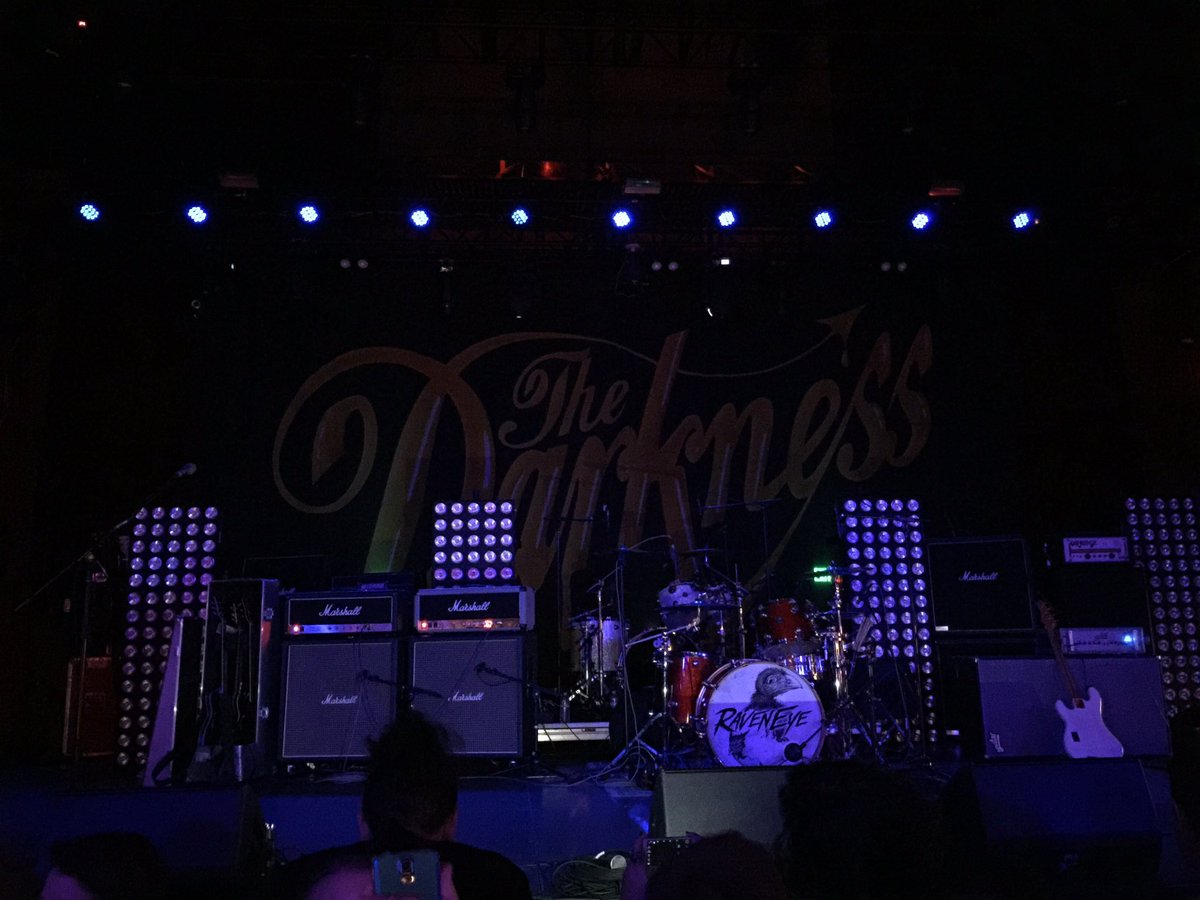 HTWIII's tweet photo. The anticipation to get my face melted by @thedarkness at the Belasco is killing me!!! https://t.co/Zwqe9QZGtu