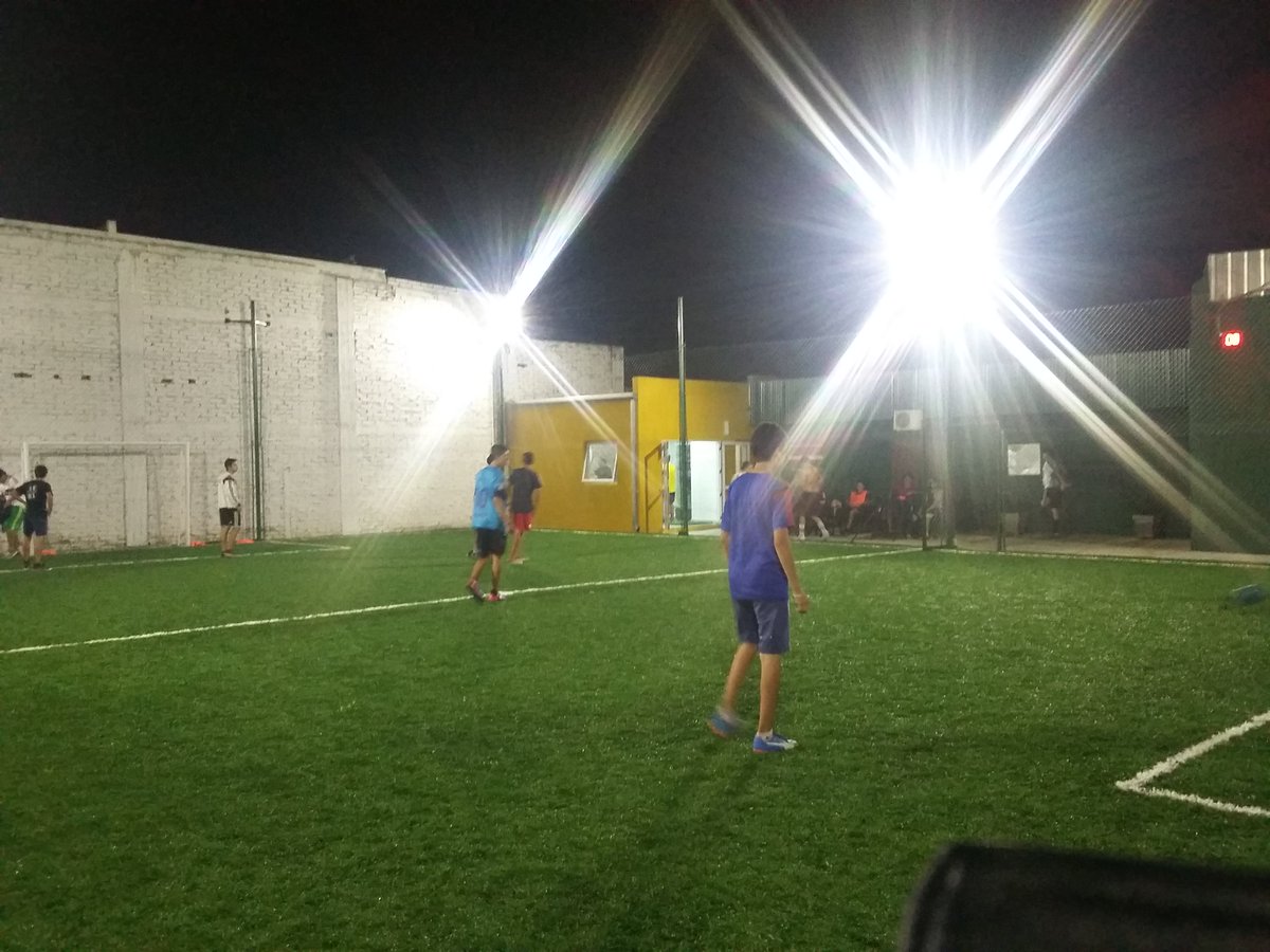 moran_gp's tweet photo. canchita de futbol 5 iluminad x NEOLUX!!!
#ILUMINACION_LED https://t.co/oADeXpVNBy