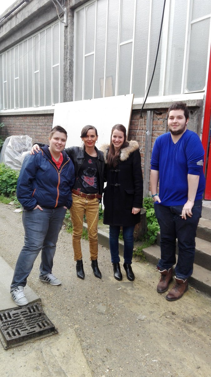 anne_delseny's tweet photo. Voici Alex et Camille,les copines qui m'ont emmené chez microsoft , Jeremy et Mehdi. @simplonco #Simplonsmus2016 https://t.co/ZkkgHX8CL5