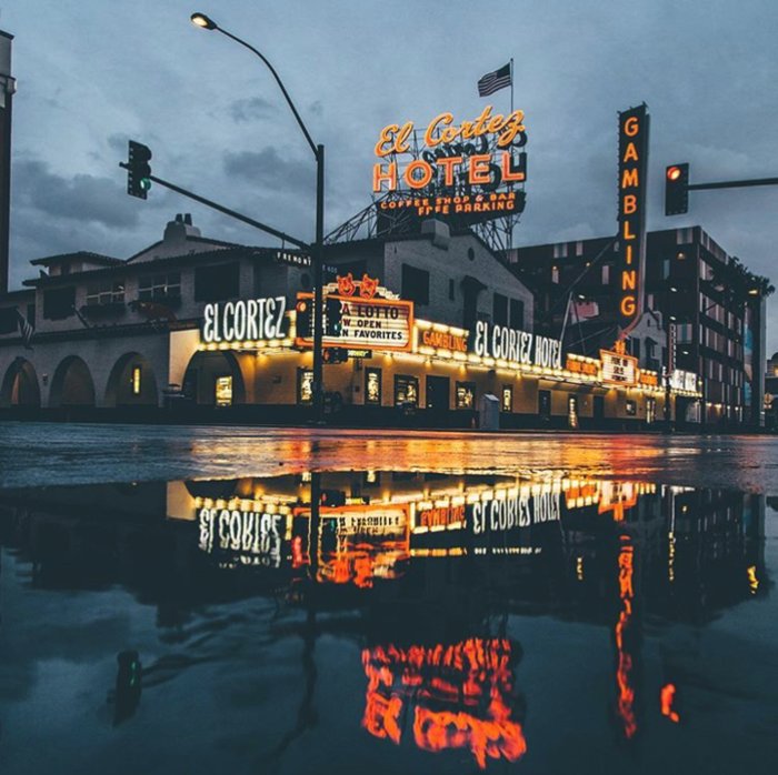 ElCortezLV's tweet photo. We light up the sky even on the darkest days #ElCortezLV

(Photo: @yeahitsronald) https://t.co/PbBlcoMiAT