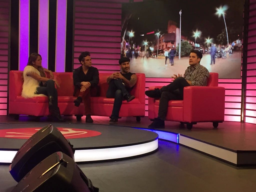 sebaxtianlovers's tweet photo. Listas para Ver #ElCrew Con Nuestro Presentador Favorito #SebastianParra @CanalTR3CE https://t.co/SE7wtJScDj
