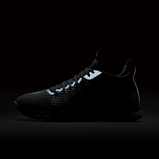 sneakersteal's tweet photo. Nike F.C. Free Hypervenom 2 "Black / Reflective Silver" $140.00 Free Shipping 
https://t.co/xD3VZmbvZB https://t.co/DlcnxI9hmL