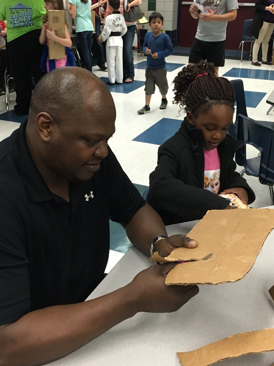 ThomasKinder's tweet photo. Creating a glider #TTexanLearn https://t.co/kZqBSMchF9