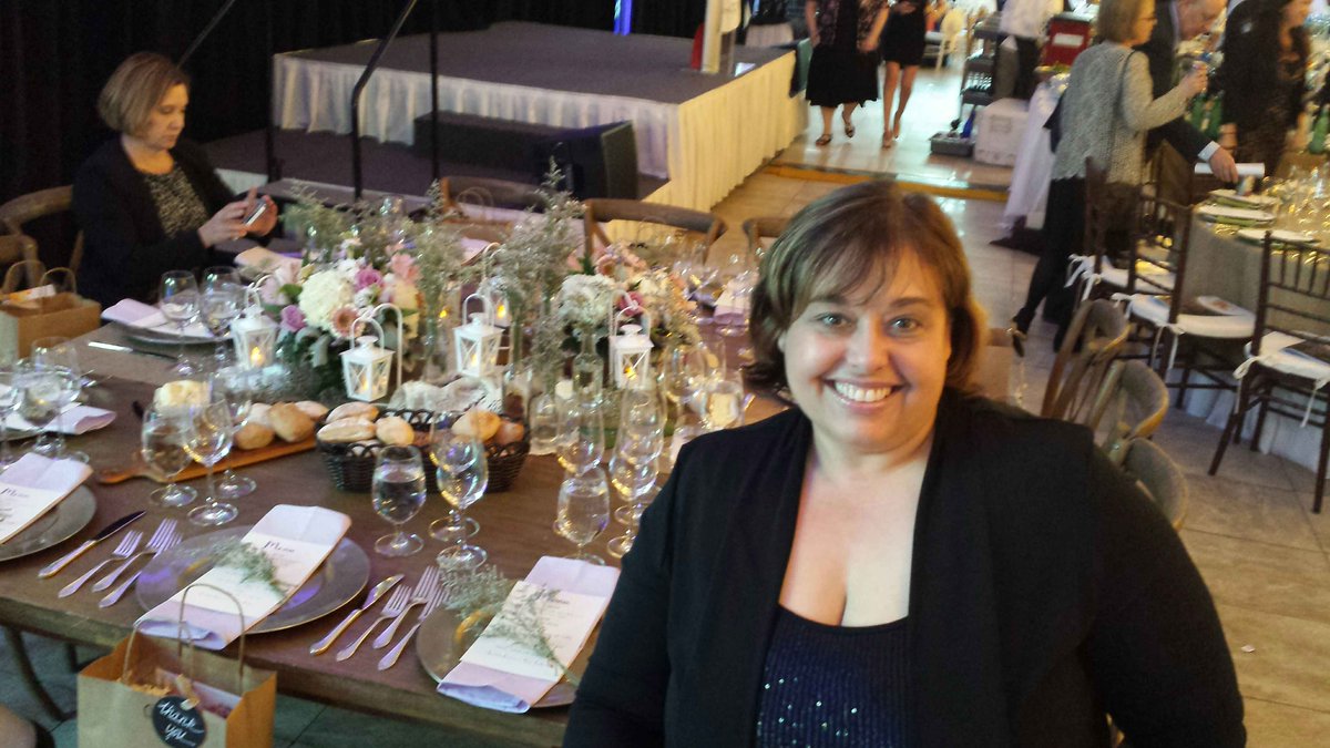 jocelynmaminta's tweet photo. Lisa at #CCBlct #skbt - designed best table at #flavorsofct. #americanliverfoundation https://t.co/bjFYjHftqh