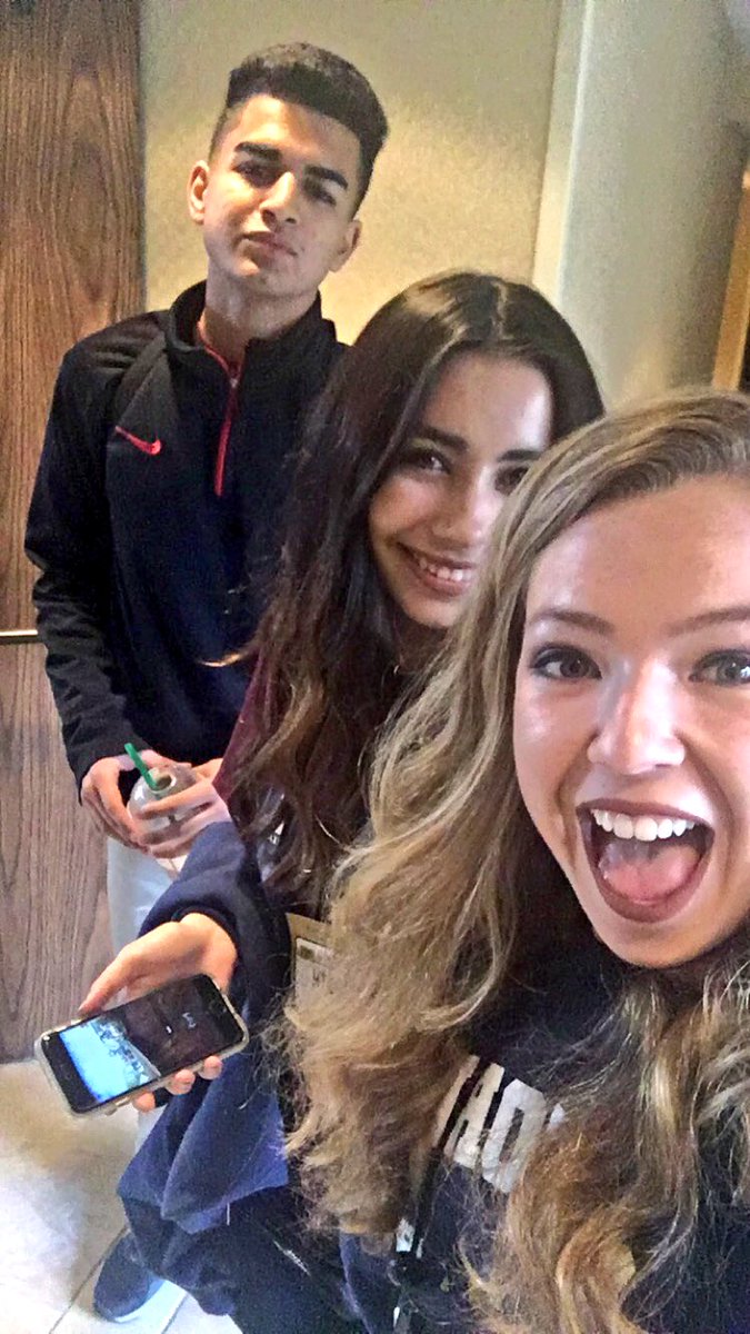 ellendaviss's tweet photo. Great Weekend at CASL with these cool kids π #casl2016 #onemoremile https://t.co/aEU3bfQ9ns