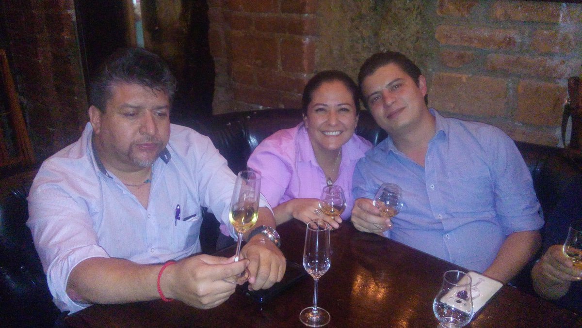 whisky_mx's tweet photo. Ayer clase de Lowland y Highland malts en Wallace Whisky bar ! https://t.co/OzhruJaPNy