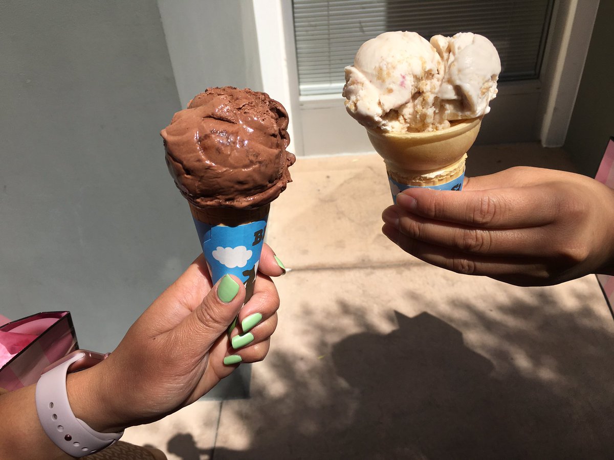 imagewords's tweet photo. @alexgoude @TwistedVegasOff @shawntempesta @LVMorningBlend @ktnv #freeconeday for @casalasvegas #vegas https://t.co/igzR2Q58zo