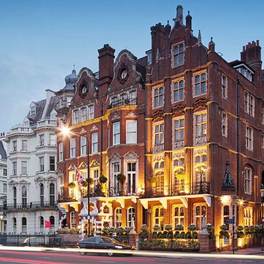 POPSUGAR's tweet photo. Win a trip to London! A luxurious stay at @milestonehotel and airfare from @_LaCompagnie! https://t.co/nRzLMy9x95 https://t.co/oVVwdIyATD