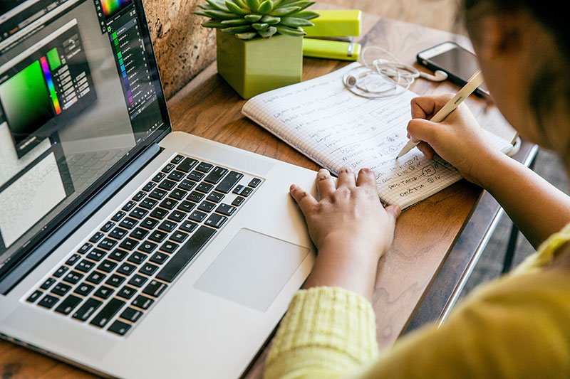 InVisionApp's tweet photo. "A designer's portfolio is much more important than their résumé." https://t.co/5eAjnst4as by @jcofer @upwork https://t.co/GJnJUBEaNR