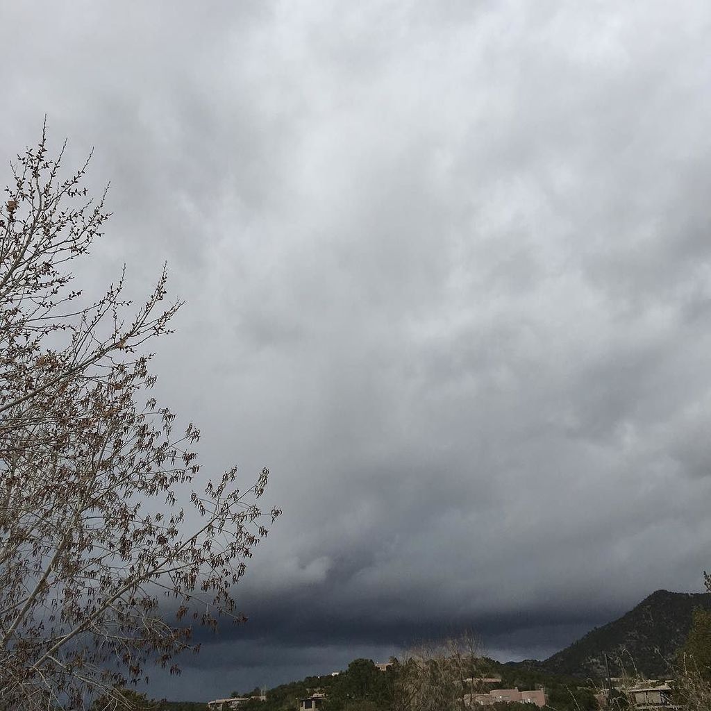 stjohnscollege's tweet photo. An angsty afternoon @sjcsantafe #overcast #sjcsf #rainclouds #rain #spring https://t.co/5pHapNFWia