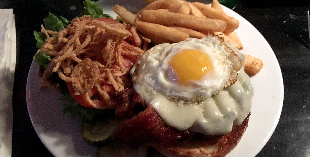 LVBurgerBlog's tweet photo. Our 30th burger review! We were pleasantly surprised with Shanty on 19th. #lvbb #burger
https://t.co/VDOdnYRmzD https://t.co/auDugnDTdp