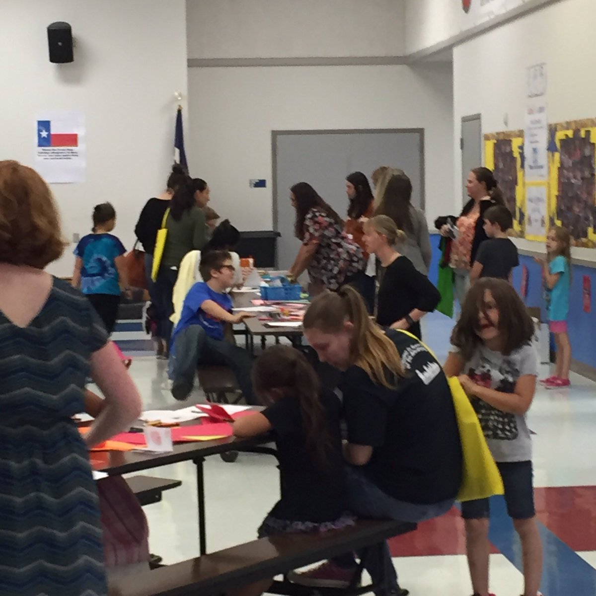 McMcteach's tweet photo. Great Literacy Night at BTE @BTENews  @ms_dewalt @CI_Manor https://t.co/gt76zfXZkF
