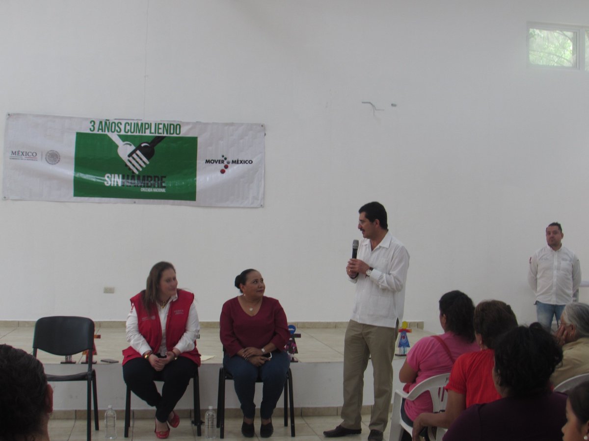 NOSMUEVENAYARIT's tweet photo. En CentroPrevencion jornada afiliacion #SVJF  a beneficiarias Pronapred director @carlosacraalva @LILIANAGOMEZNAY https://t.co/NnNUAq8Fx2