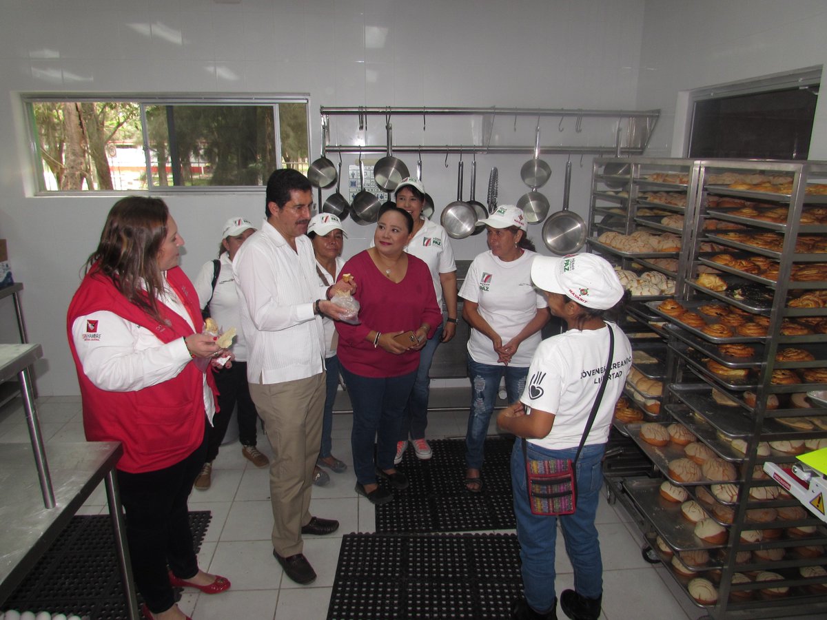 NOSMUEVENAYARIT's tweet photo. En CentroPrevencion jornada afiliacion #SVJF  a beneficiarias Pronapred director @carlosacraalva @LILIANAGOMEZNAY https://t.co/NnNUAq8Fx2