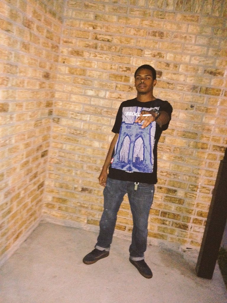 chronicvagabond's tweet photo. I grind hard I know no limits‼️ I been bout it y'all boys timid #STEEZWAVE https://t.co/CSSBBFxMTt