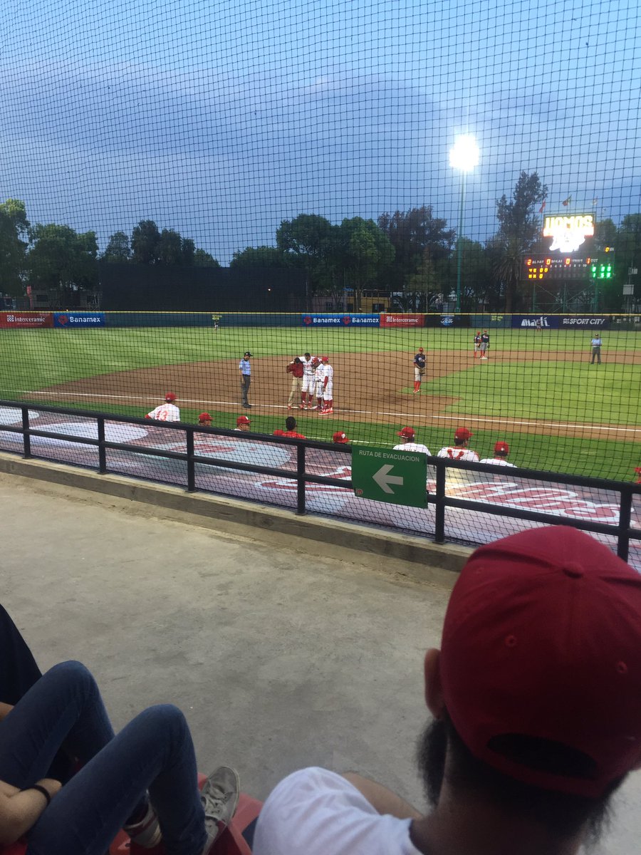 martindavalosV's tweet photo. Chin  se lastimo #jeronimogil #vamosdiablos #fraynano @DiablosRojosMX  esperemos este bien https://t.co/8RNkQ4pLLq