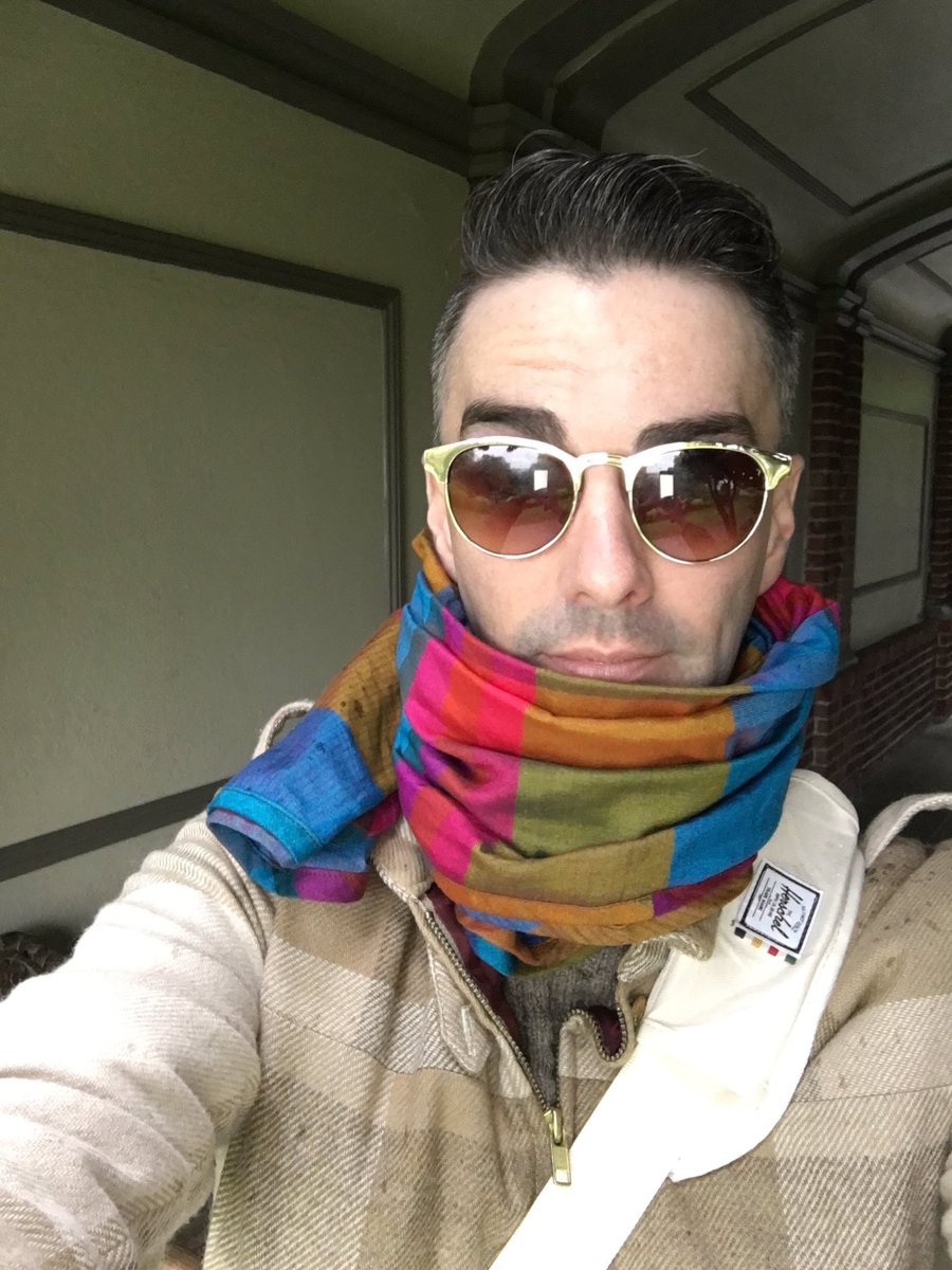 TheRobbieTurner's tweet photo. Home.
#outofdrag #TheJuiciestRipestPeach #DragRace #MaybeShesBornWithIt #glam #style #mensfashion #IllTellYouForFree https://t.co/Jb9u5WruIn