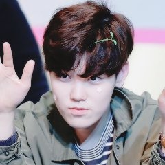 otpbaes's tweet photo. @Byzelotp  Mira lo que me encontré.

Se ve todo beio y y y. https://t.co/1JnwzznvA5