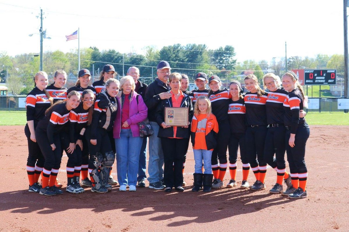 lbrickey12's tweet photo. #ForHeidi ❤️🌪 https://t.co/dl9RlbiMFP