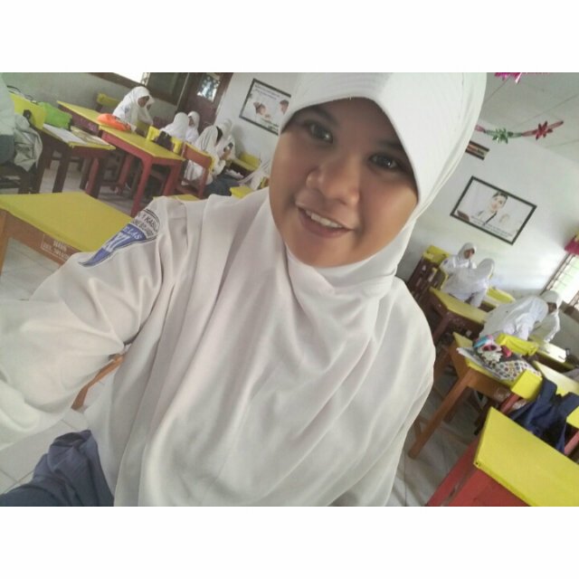 reinausman's tweet photo. Ngga ada guru, trus ddk di atas mjanya lngsung Ceekreekk,,. Dan ini hsilnya☺ https://t.co/WniNGJ6LJW