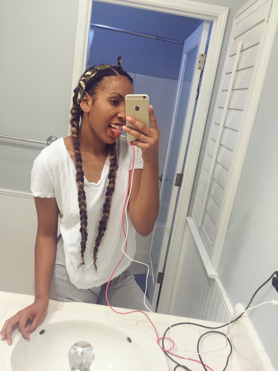 m_lajoyceann's tweet photo. Lames 🙃 https://t.co/8taJ92pQcv