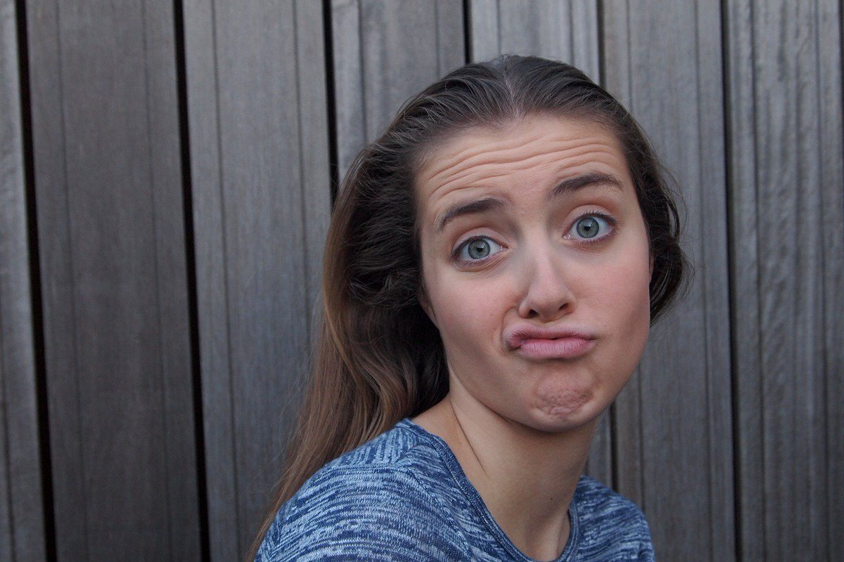 Сахарное старение лица. Прикольные лица людей. Рассядутся лицо. Анджелина джоли. Кроличьи морщины ботокс.