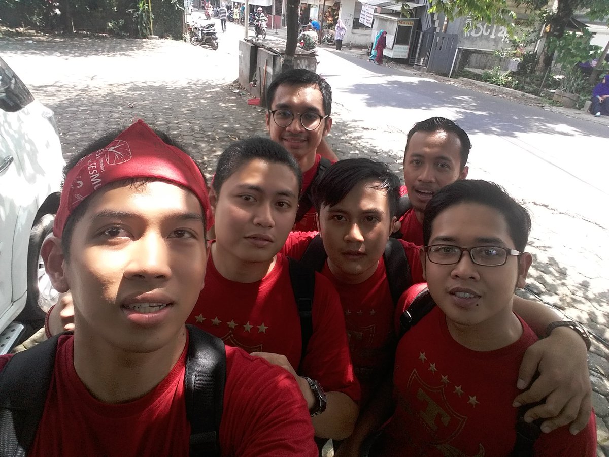 brillyansyah's tweet photo. Pos pertama tapos @gptp_telkomsel #FutureHeroT5el https://t.co/ZSKd87NVc9