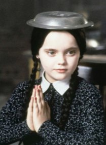 BergurEbbi's tweet photo. Christina Ricci í Addams family #GothicClassics. Winona Ryder í Beetlejuice. #GothicClassics https://t.co/jjzrAxFSd1