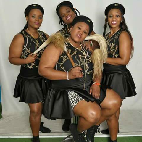Maskandofundile's tweet photo. Maskandofundile whith osukasambe ,ngyawathanda lama yellow bone https://t.co/sKnvSrdM86