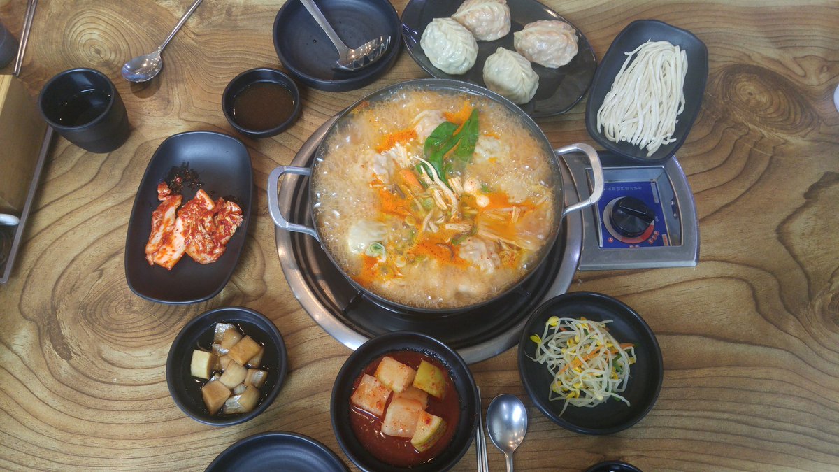 명품 수제 만두 전골을 안양에서!
