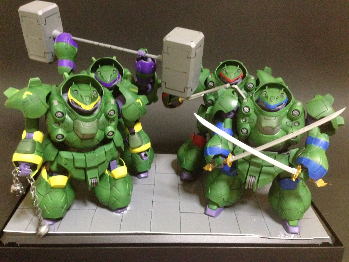 AILE_twit's tweet photo. 一応撮り直したのであげあげ。Joshinスーパーキッズランド（旧ガンダムズ）の鉄血ミニコンテストでの作品。タイトルは「ヒーローはマンホールからやってきた！」 https://t.co/qrLRcfTKIe