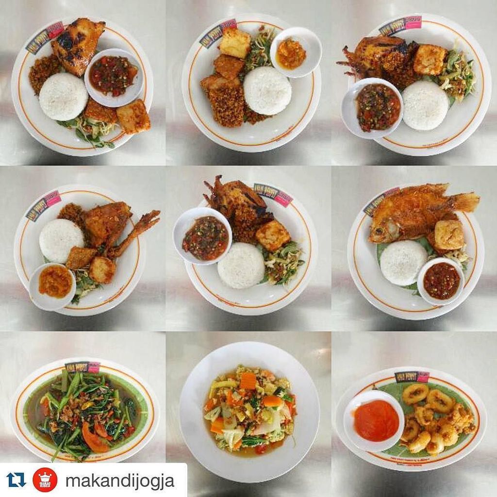 Kelezatan menu Ayam Penyet Suroboyo ini memang susah untuk ditolak. Sederhana dan lezat di… ift.tt/1T2PFOz