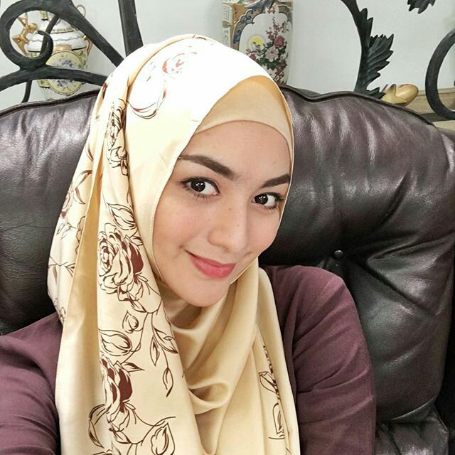 elzattahijab's tweet image. Seperti contoh: #selfiewithelzatta dari @citraciki yang menggunakan Kaila Lorina dati bahan polysilk ini Fams :D
