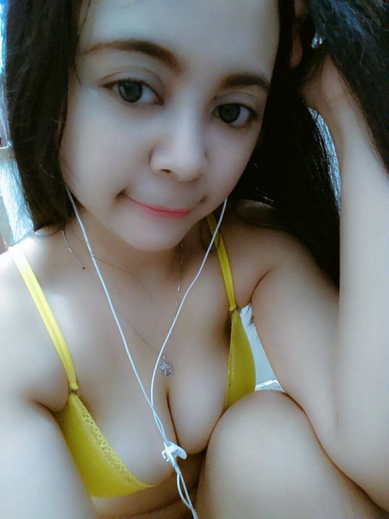 FCemumut's tweet photo. Yellow Bra ;) https://t.co/APwdKElX2k