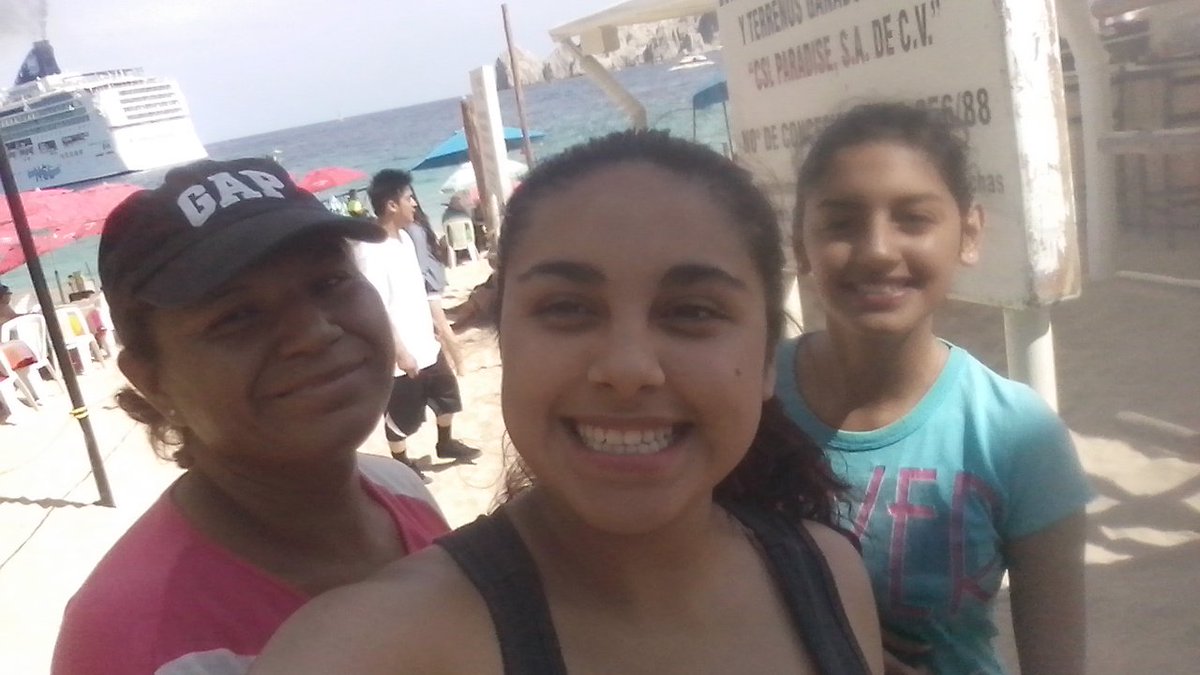 CrisolDelcia's tweet photo. Playa playa https://t.co/WgKldCaUGQ